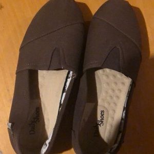 Daily Shoes brown canvas slip on shoes